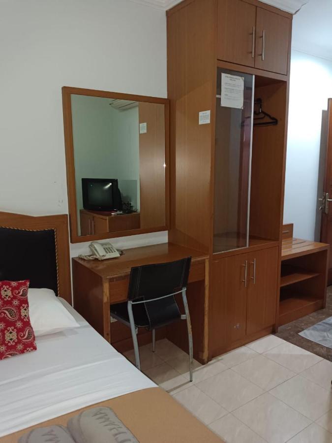 Karsa Utama Hotel Jakarta Kültér fotó