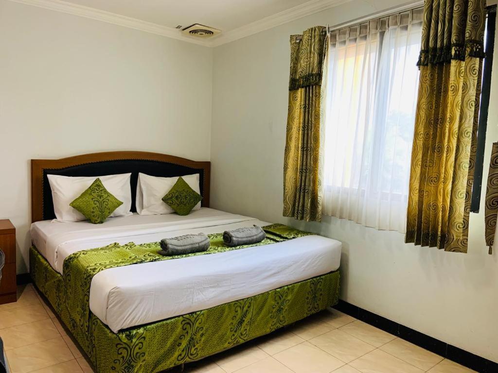 Karsa Utama Hotel Jakarta Kültér fotó