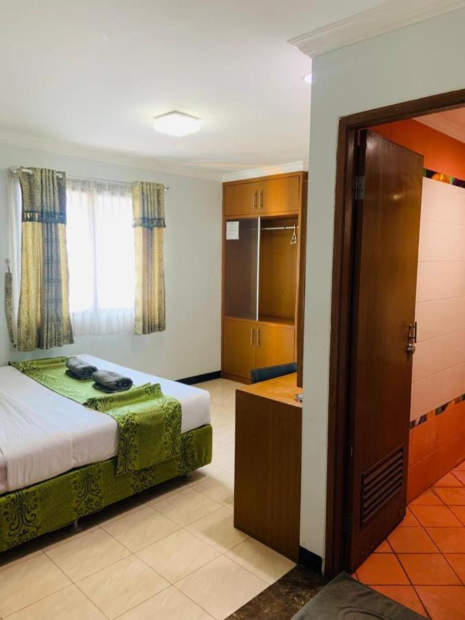 Karsa Utama Hotel Jakarta Kültér fotó
