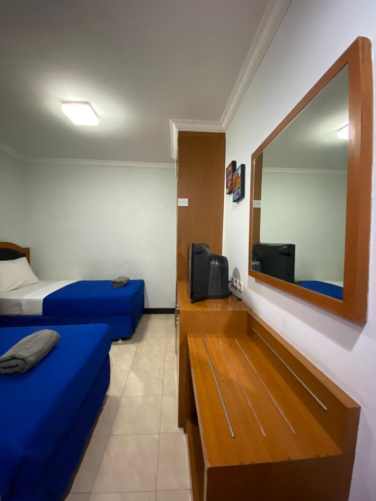Karsa Utama Hotel Jakarta Kültér fotó