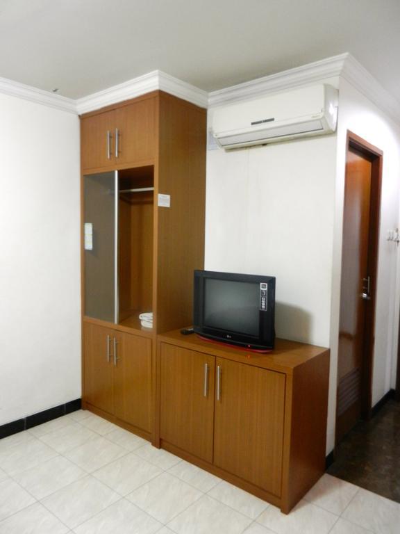 Karsa Utama Hotel Jakarta Szoba fotó