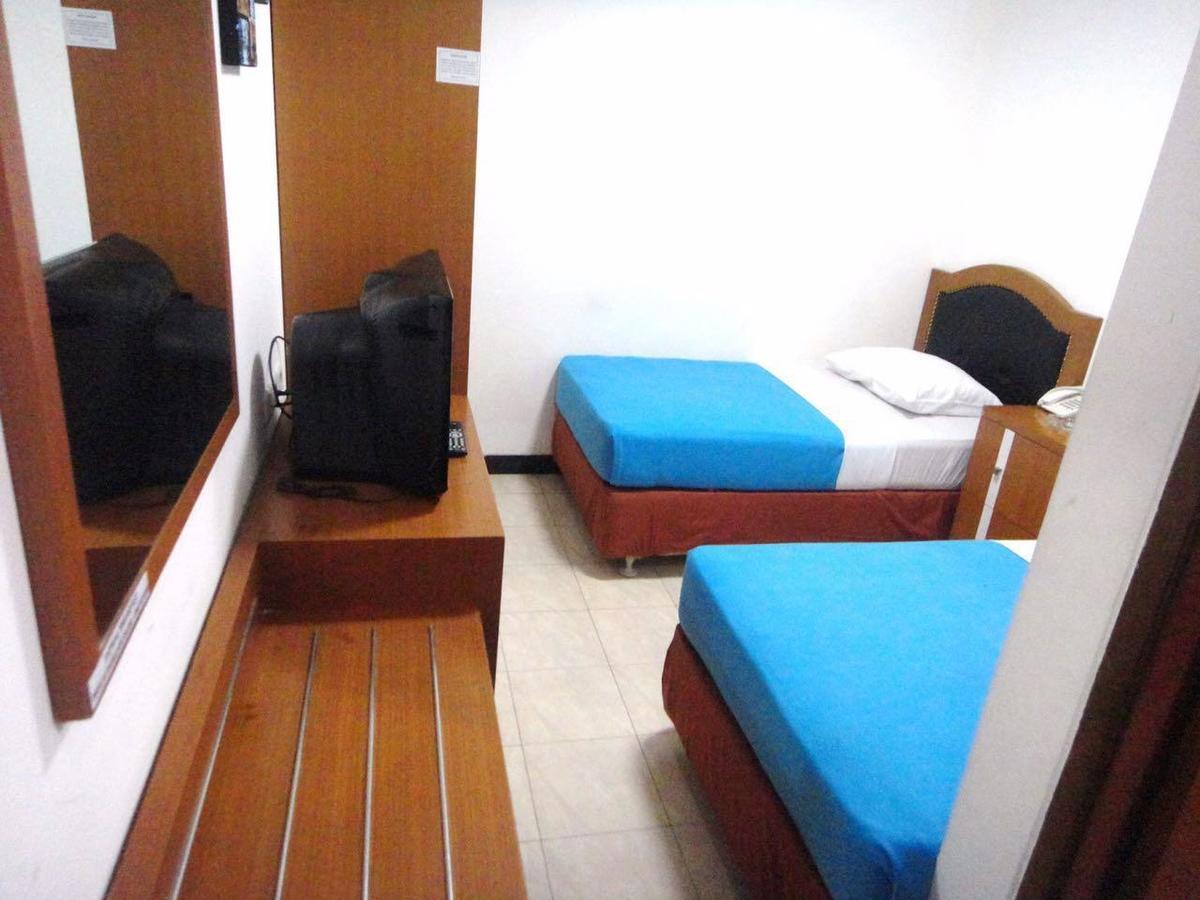 Karsa Utama Hotel Jakarta Kültér fotó